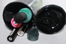 Lade das Bild in den Galerie-Viewer, "SPRÜHDOSENETUI MEISE"